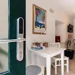 Walls Apartamento *