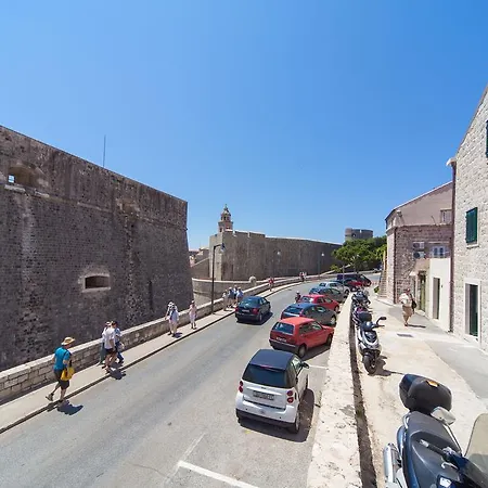 Walls Ragusa